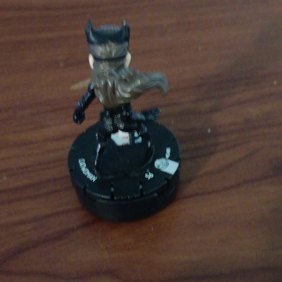 23. CAT WOMAN - Picture 2 of 3